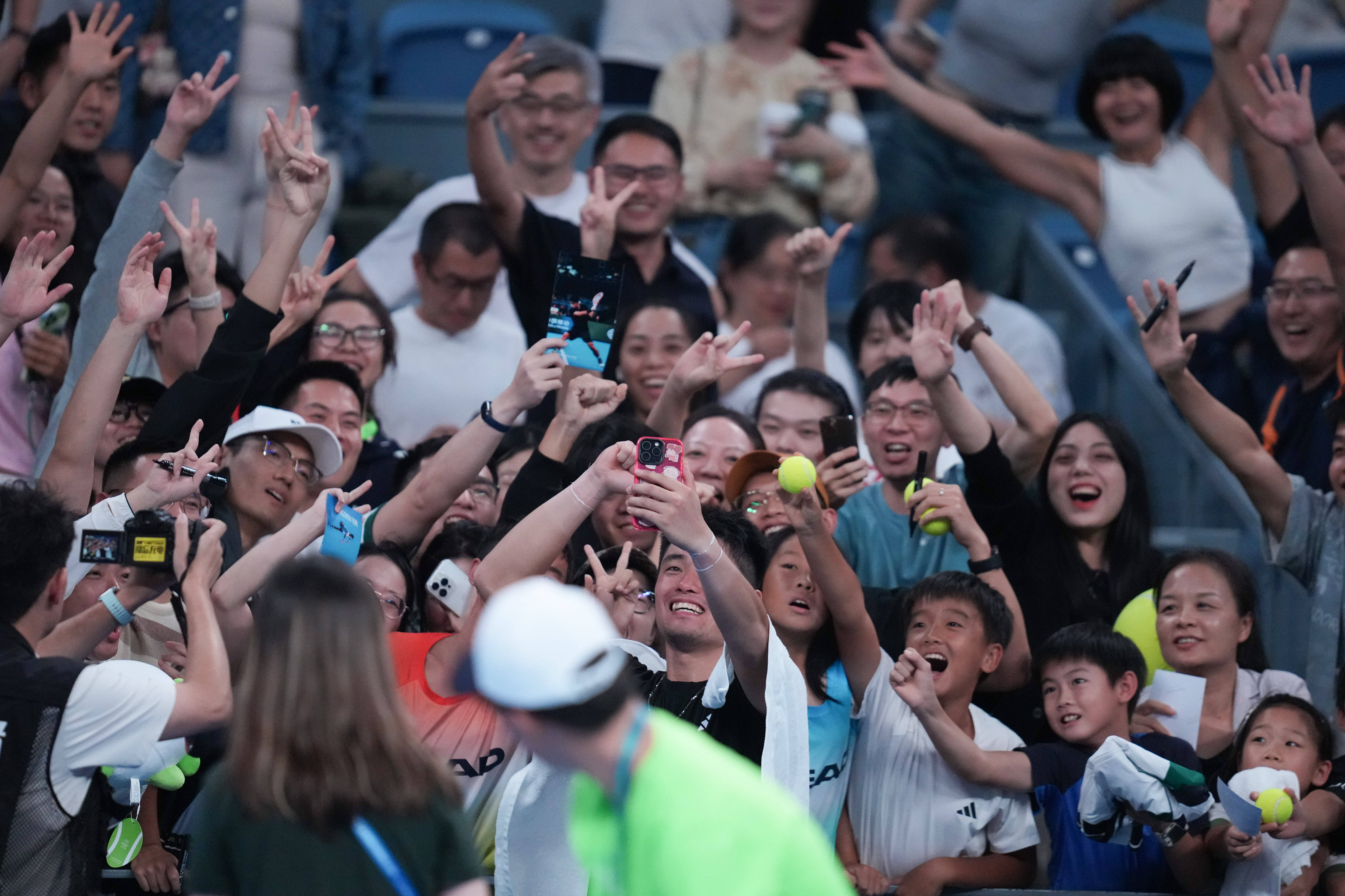 （体育）网球——杭州公开赛：吴易昺晋级四强