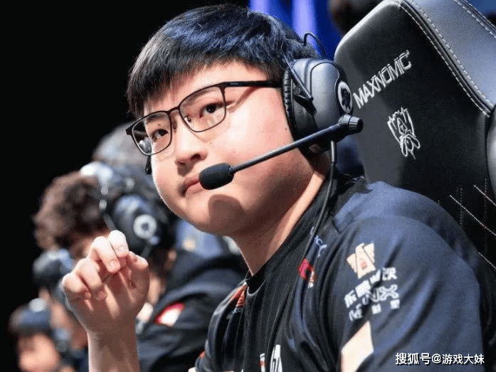 Uzi世界赛后行为怪异，突然高强度训练，新赛季准备第三次复出？